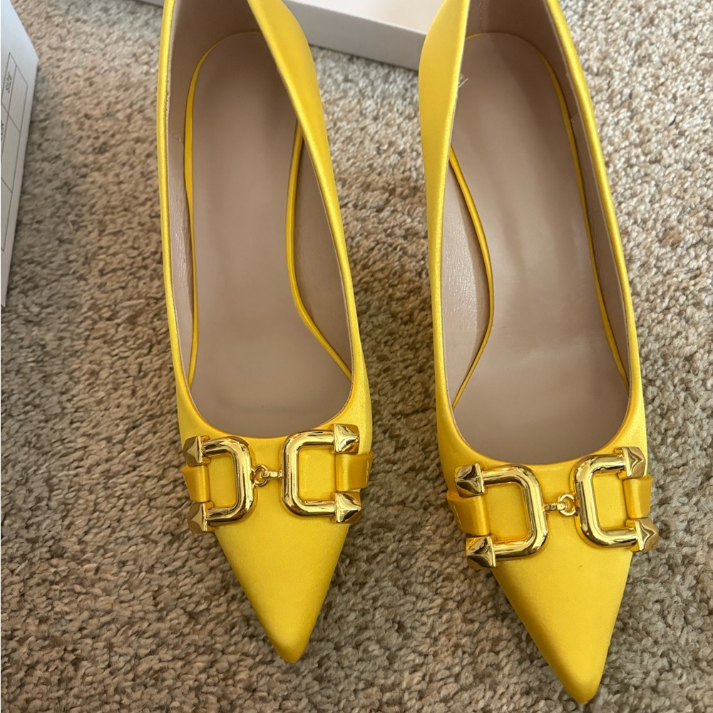 NWT Yellow Buckle Pumps